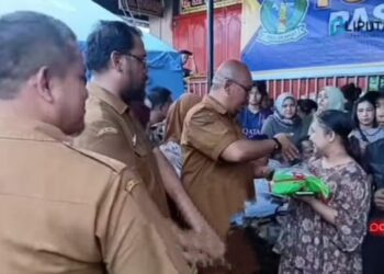 Pemko Sibolga Salurkan Bantuan Beras Untuk Korban Kebakaran Pasar Nauli, Ringankan Beban Pedagang Terdampak