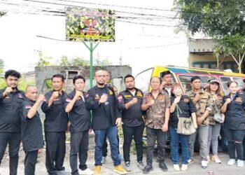 RESMIKAN Plang PAC Medan Denai, GRIB jaya kota Medan bagikan 3.000 Kotak nasi ke masarakat Tampa batas