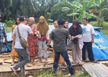 Polsek Bandar Pulau Bongkar Gubuk Diduga Sarang Narkoba Usai Aksi Emak-Emak Viral di Media Sosial