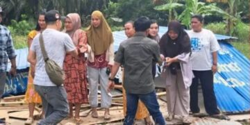 Polsek Bandar Pulau Bongkar Gubuk Diduga Sarang Narkoba Usai Aksi Emak-Emak Viral di Media Sosial