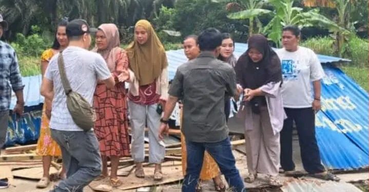 Polsek Bandar Pulau Bongkar Gubuk Diduga Sarang Narkoba Usai Aksi Emak-Emak Viral di Media Sosial